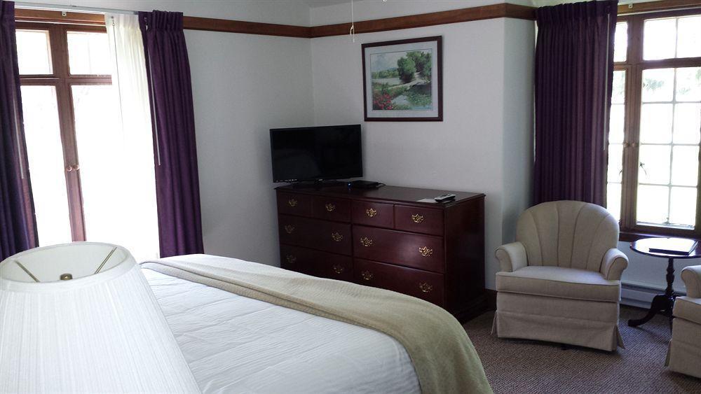 Maxwelton Braes Lodge & Golf Course Бейлис-Харбор Экстерьер фото