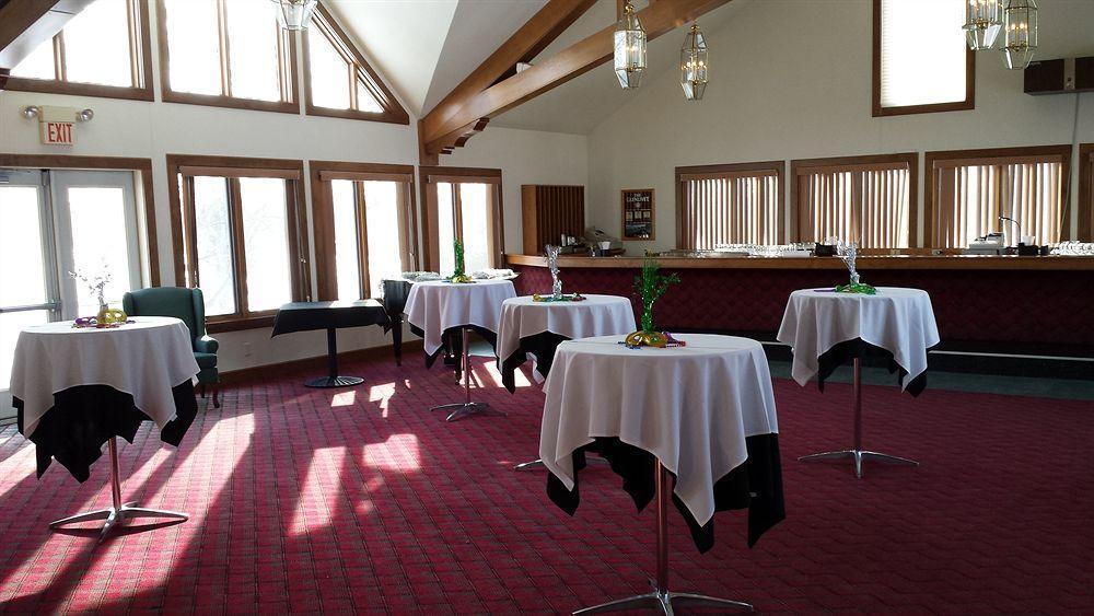 Maxwelton Braes Lodge & Golf Course Бейлис-Харбор Экстерьер фото