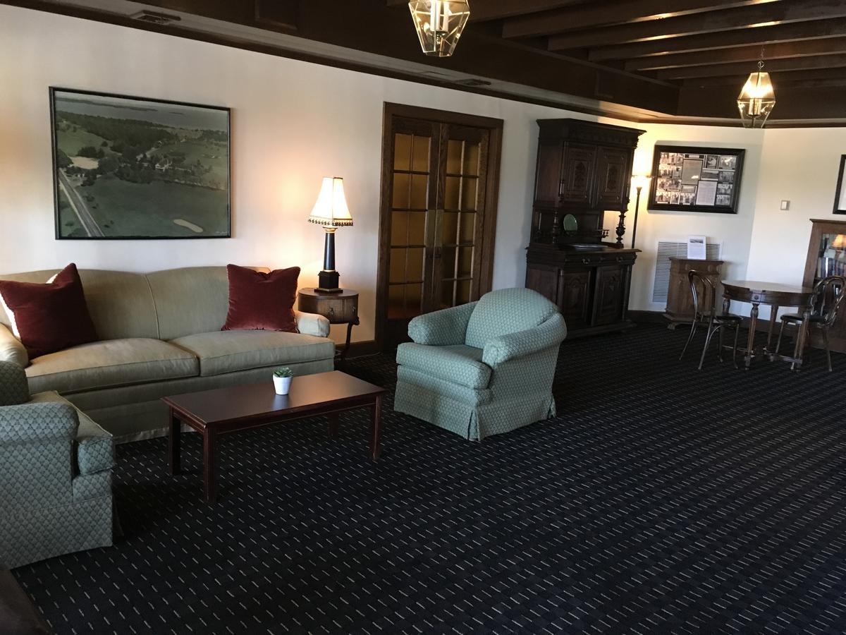 Maxwelton Braes Lodge & Golf Course Бейлис-Харбор Экстерьер фото