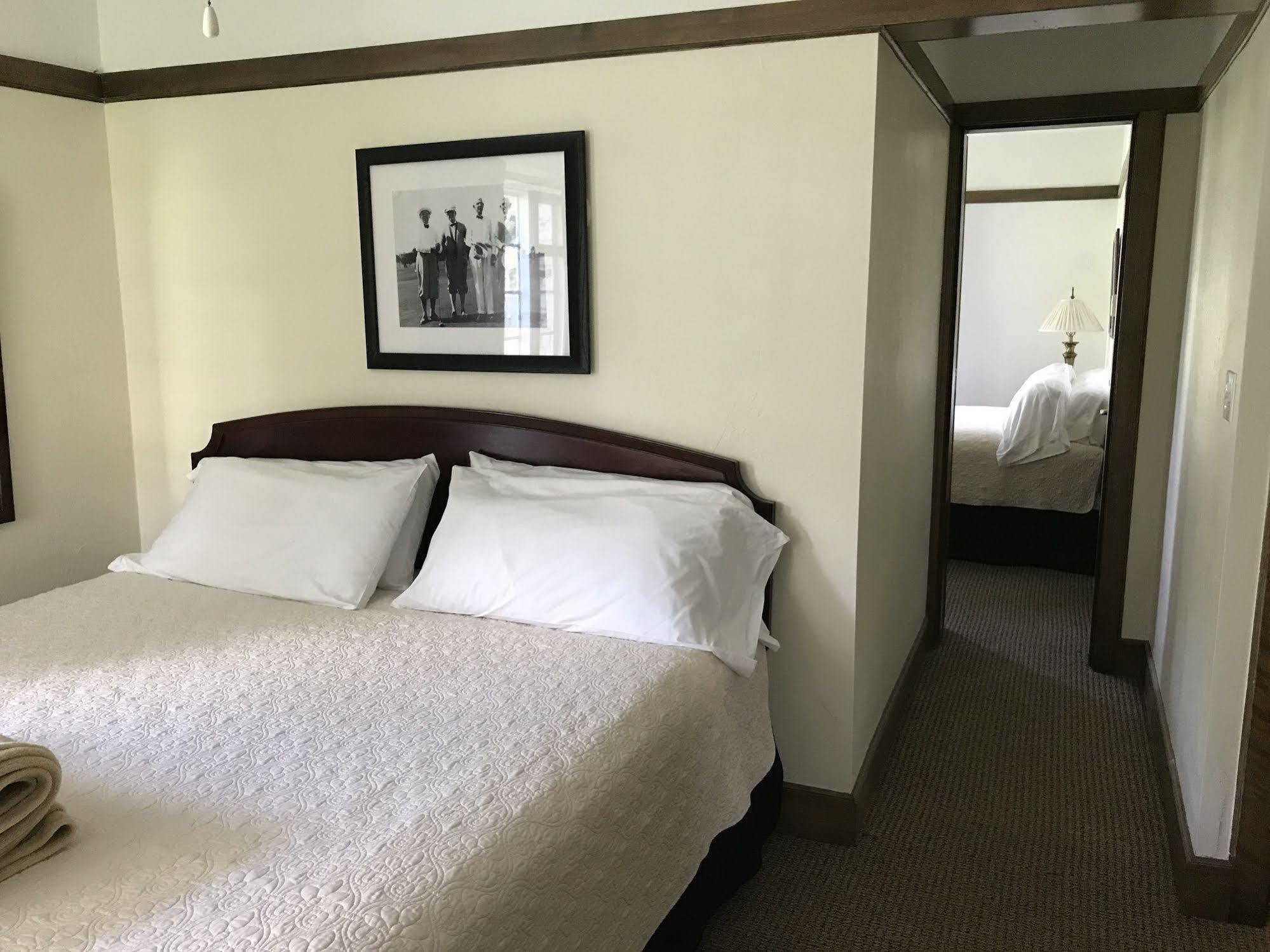 Maxwelton Braes Lodge & Golf Course Бейлис-Харбор Экстерьер фото